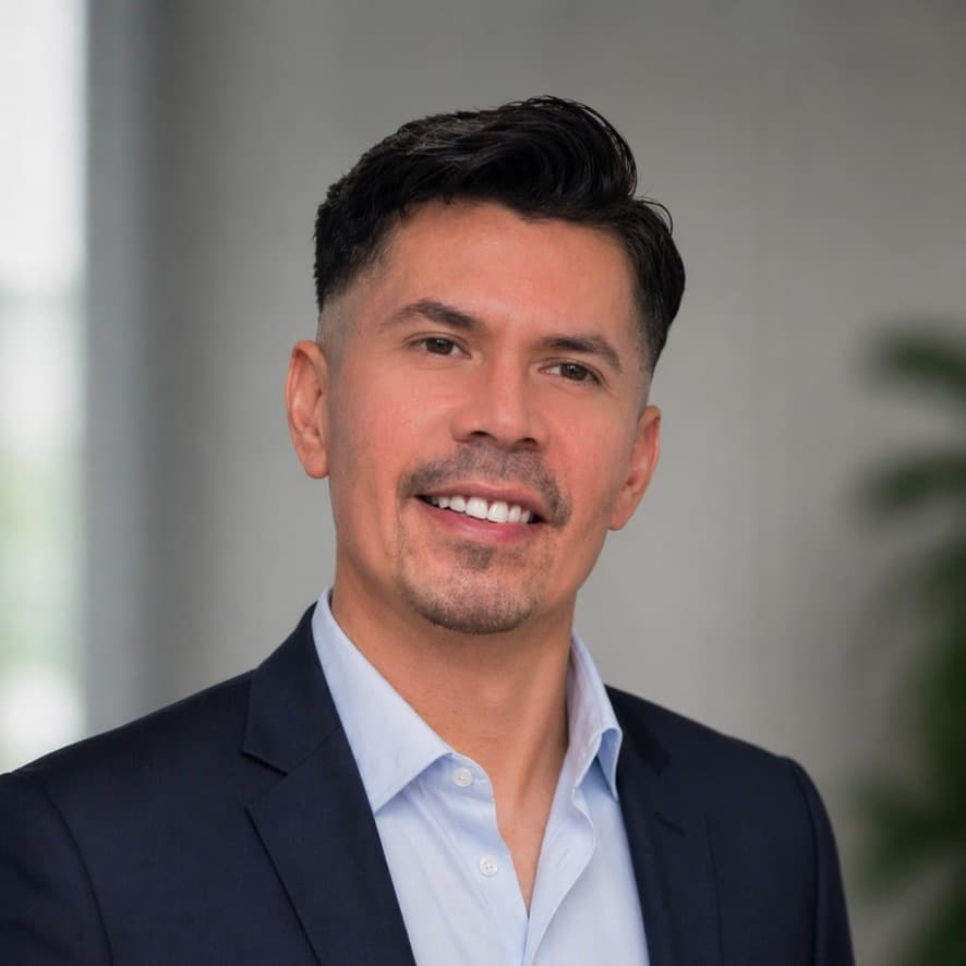 Carlos De La Cruz, Shift4 Dine Solution Specialist based in Washington, DC, and also serving Maryland and Virginia.